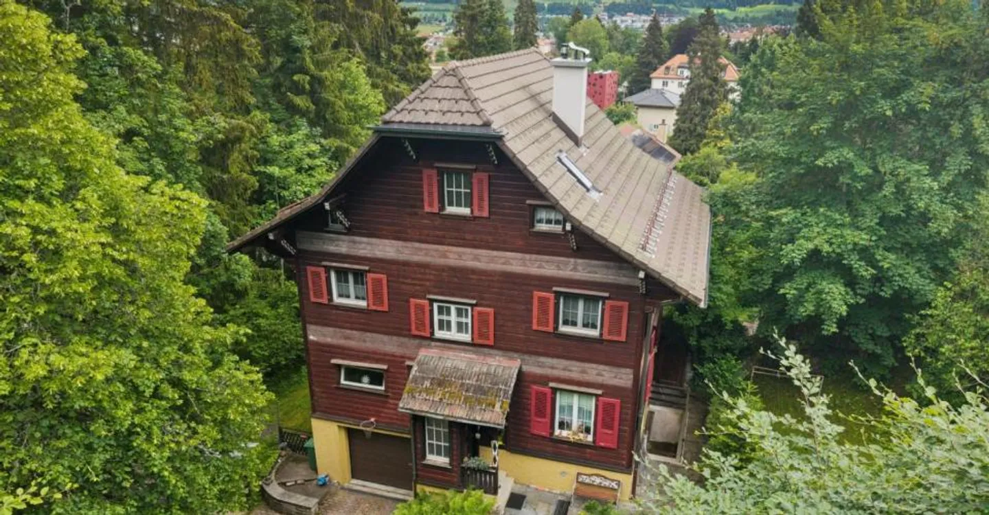 Charming house composed of 2 apartments in a green setting - Photo 2 of 11