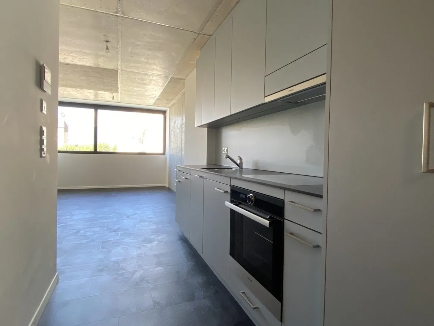 Modern studio on the 2nd floor - Photo 1 of 5