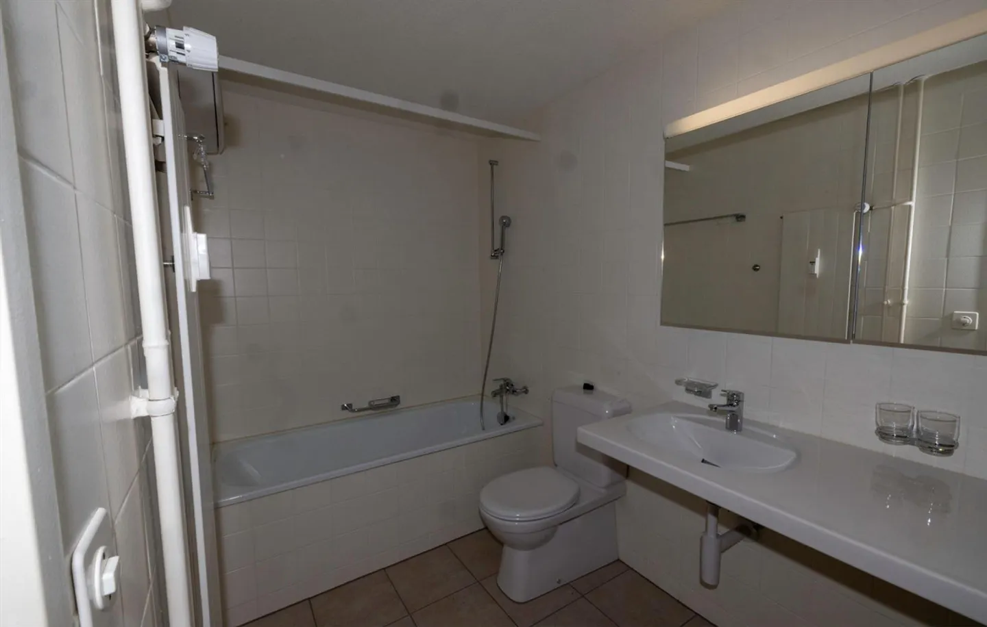 Appartement lumineux de 4,5 pièces avec balcon dans un développement adapté aux familles - Photo 9 sur 10