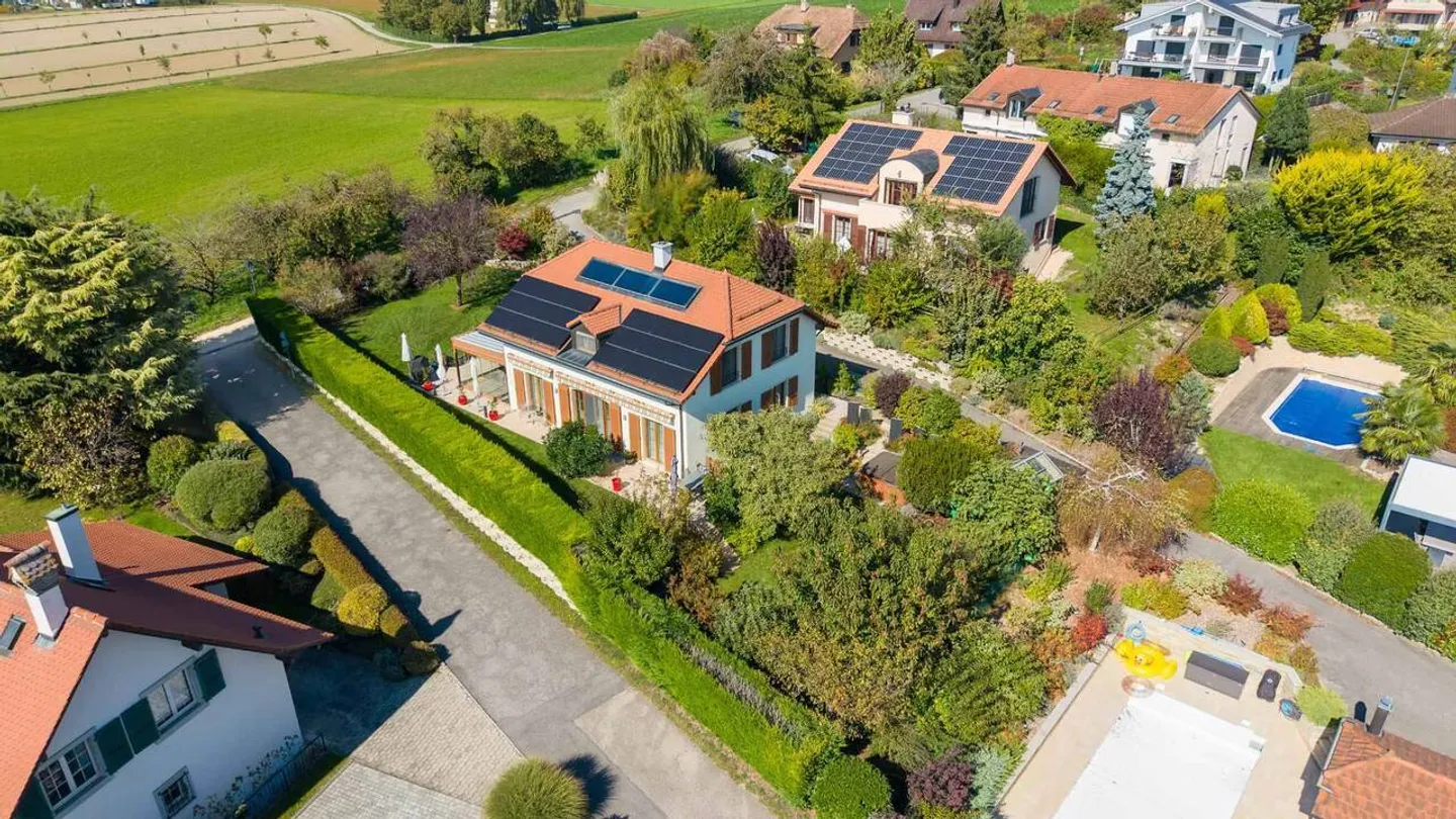 Magnificent individual villa with 6.5 rooms, terraces, and garden - Photo 13 of 13