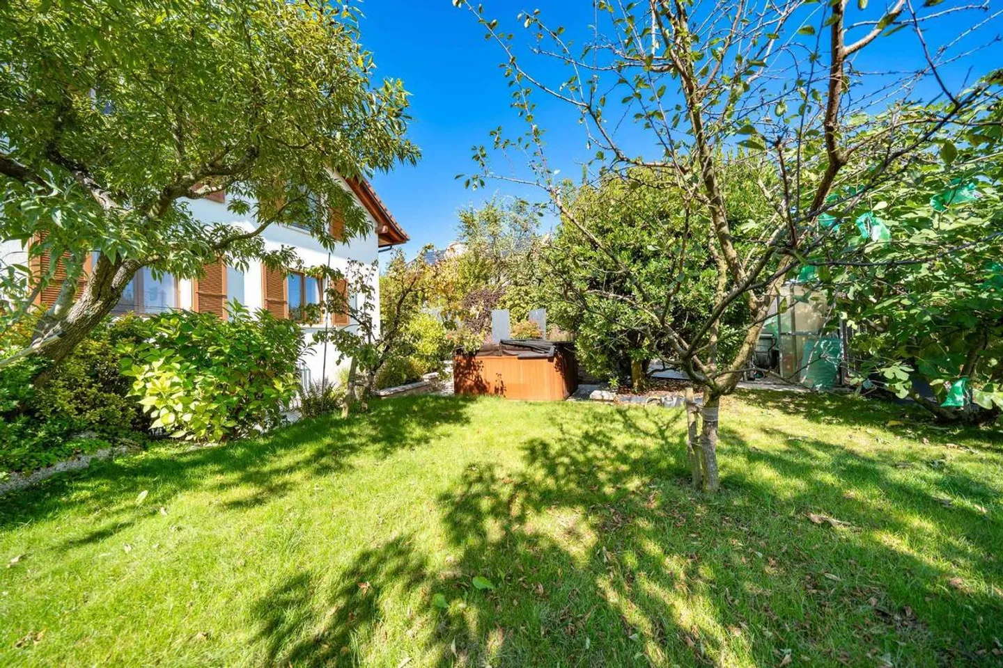 Magnificent individual villa with 6.5 rooms, terraces, and garden - Photo 11 of 13