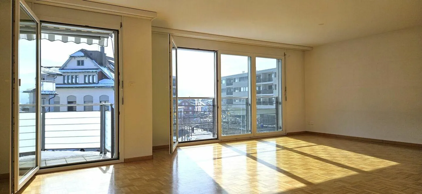 Appartamento attraente di 5,5 stanze a Degersheim - Foto 3 di 16