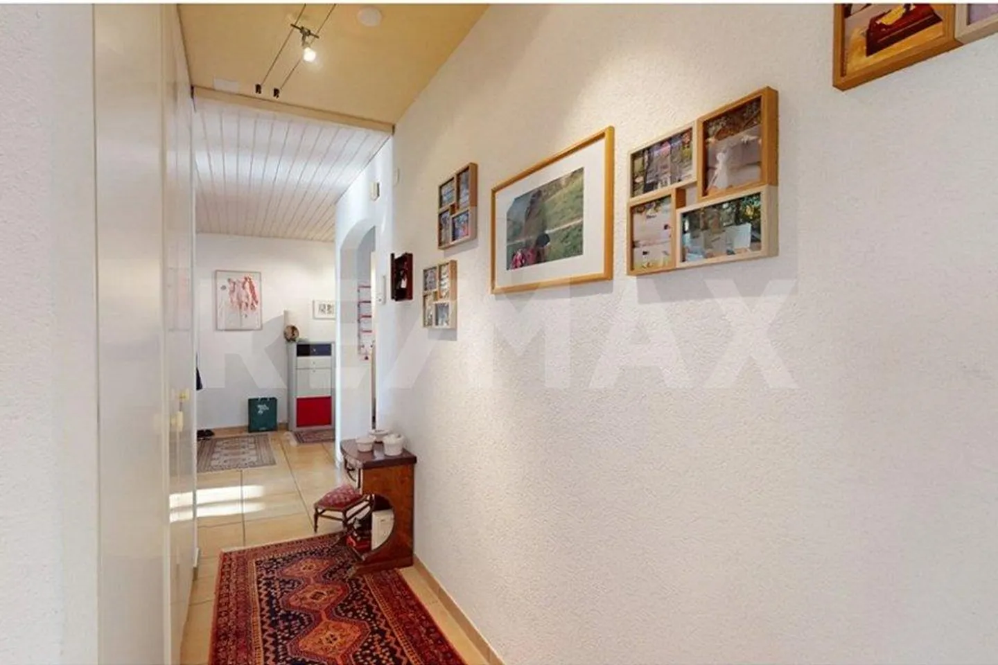 5.5-Zimmer-Wohnung mit viel Licht, grosszügigen Aussenbereichen und hochwertigem Ausbau - Foto 8 von 13