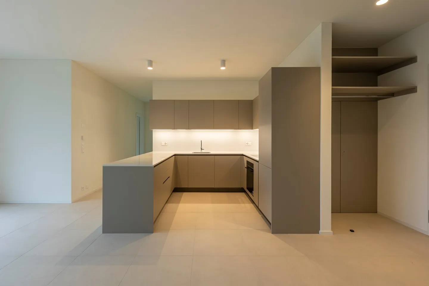 Elegant Apartment at Residenza Hedera - Photo 5 of 13