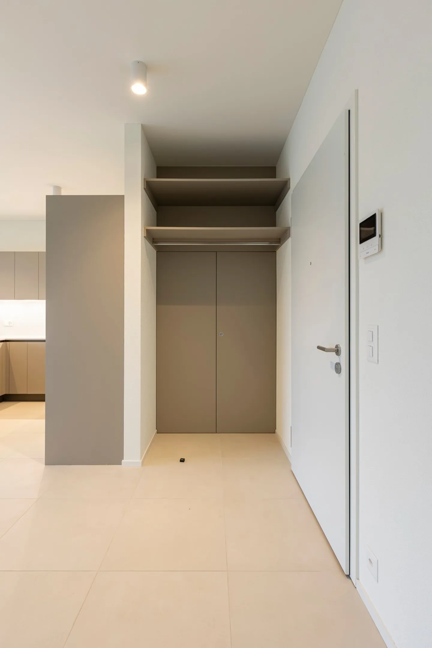 Elegant Apartment at Residenza Hedera - Photo 6 of 13