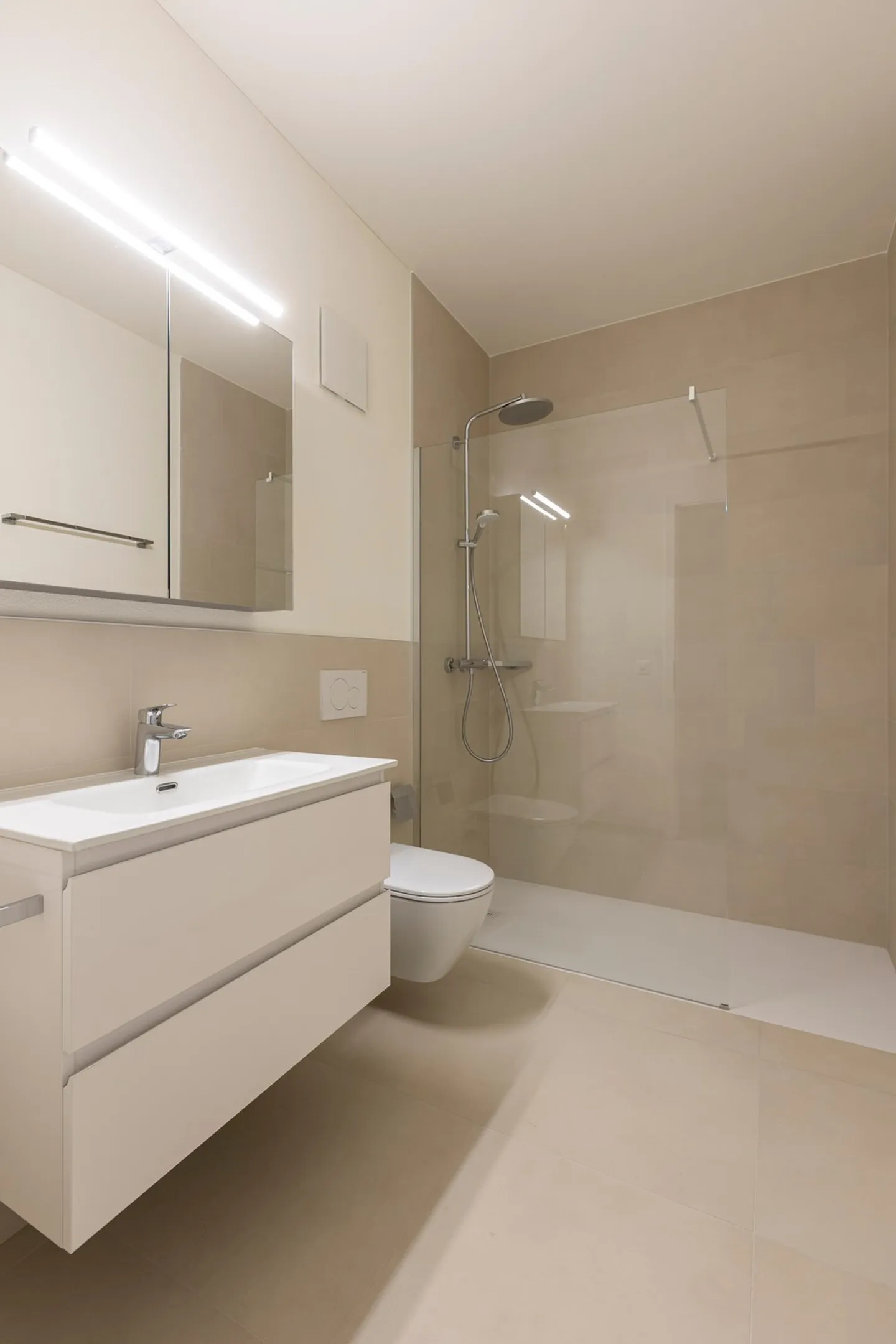 Elegant Apartment at Residenza Hedera - Photo 8 of 13