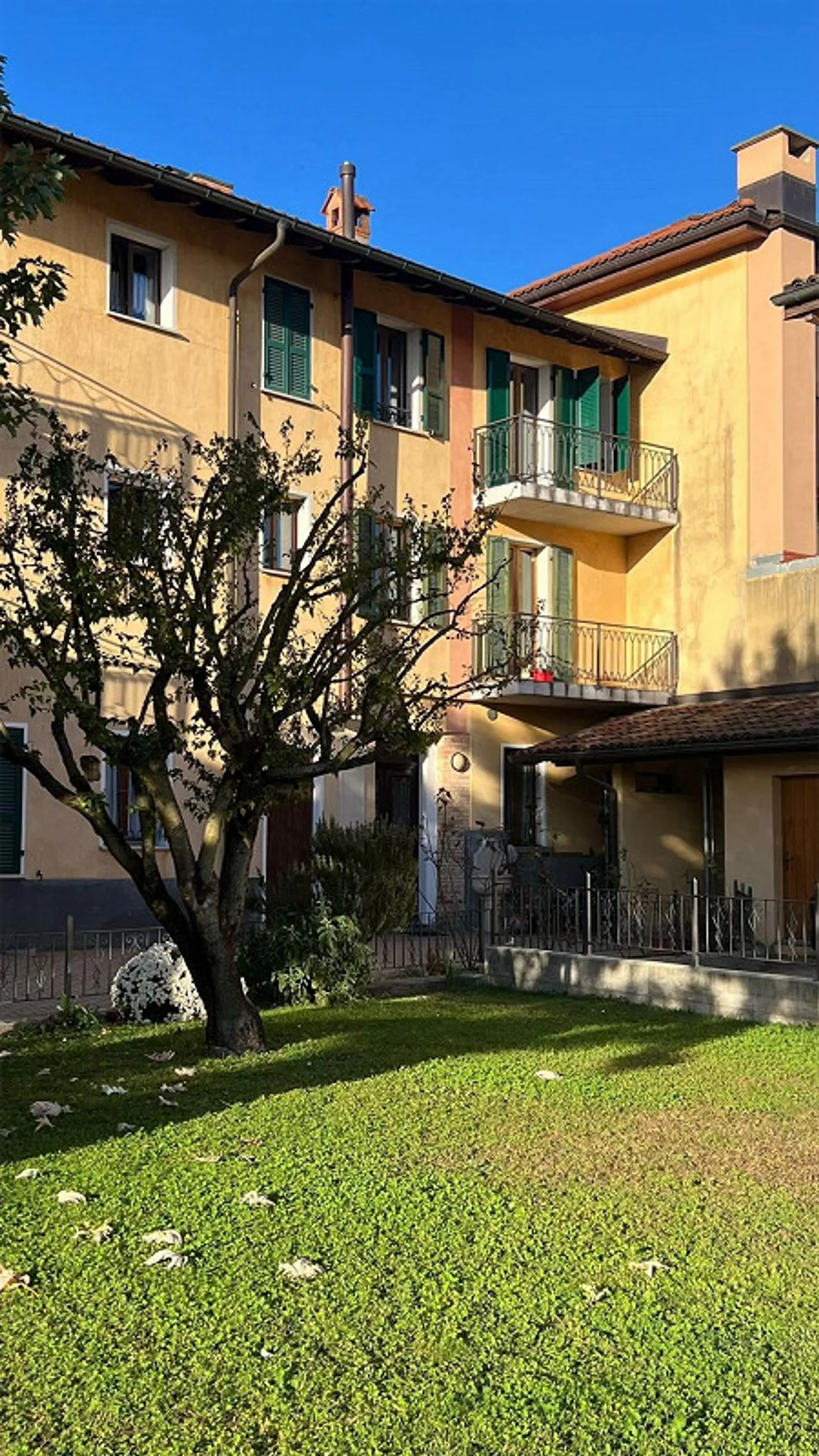 Stabio - 2.5-Room Apartment - With Marble Fireplace from Arzo - Photo 11 of 11