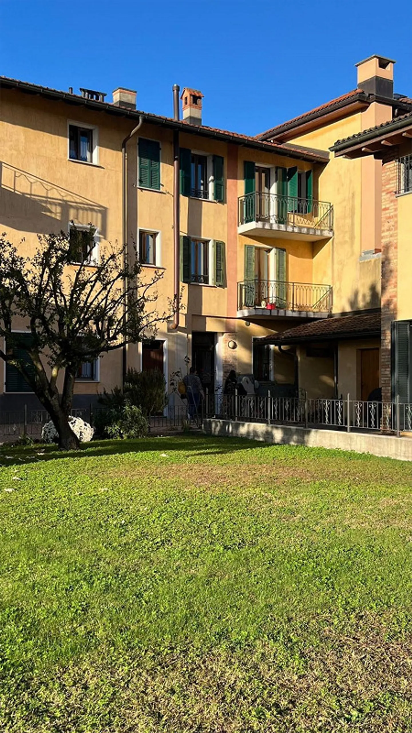 Stabio - 2.5-Room Apartment - With Marble Fireplace from Arzo - Photo 5 of 11