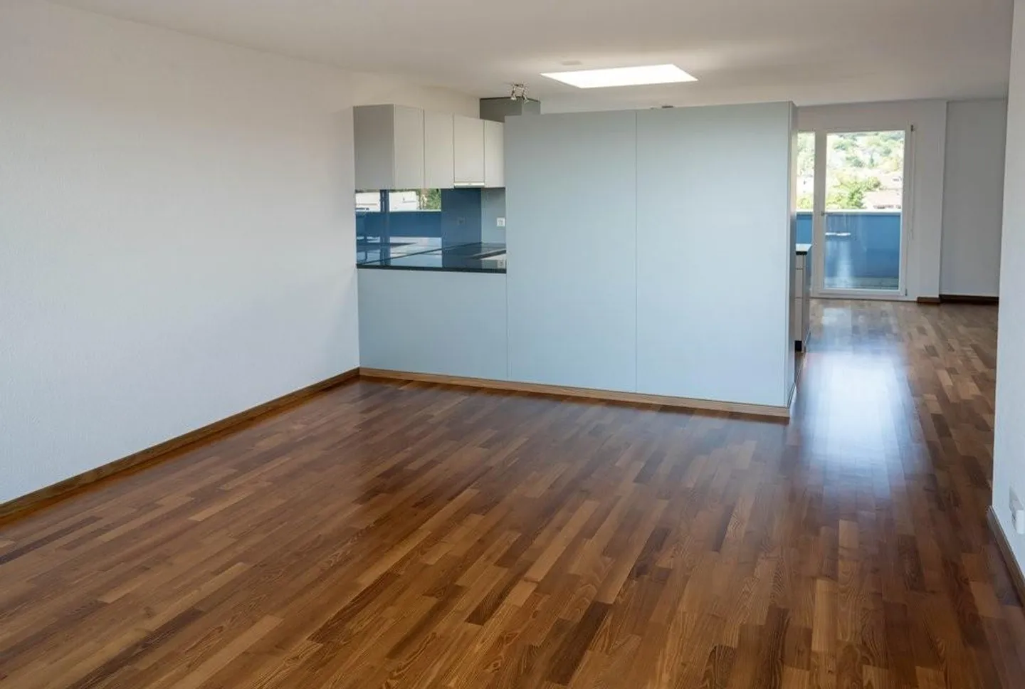Penthouse for rent - Photo 3 of 11