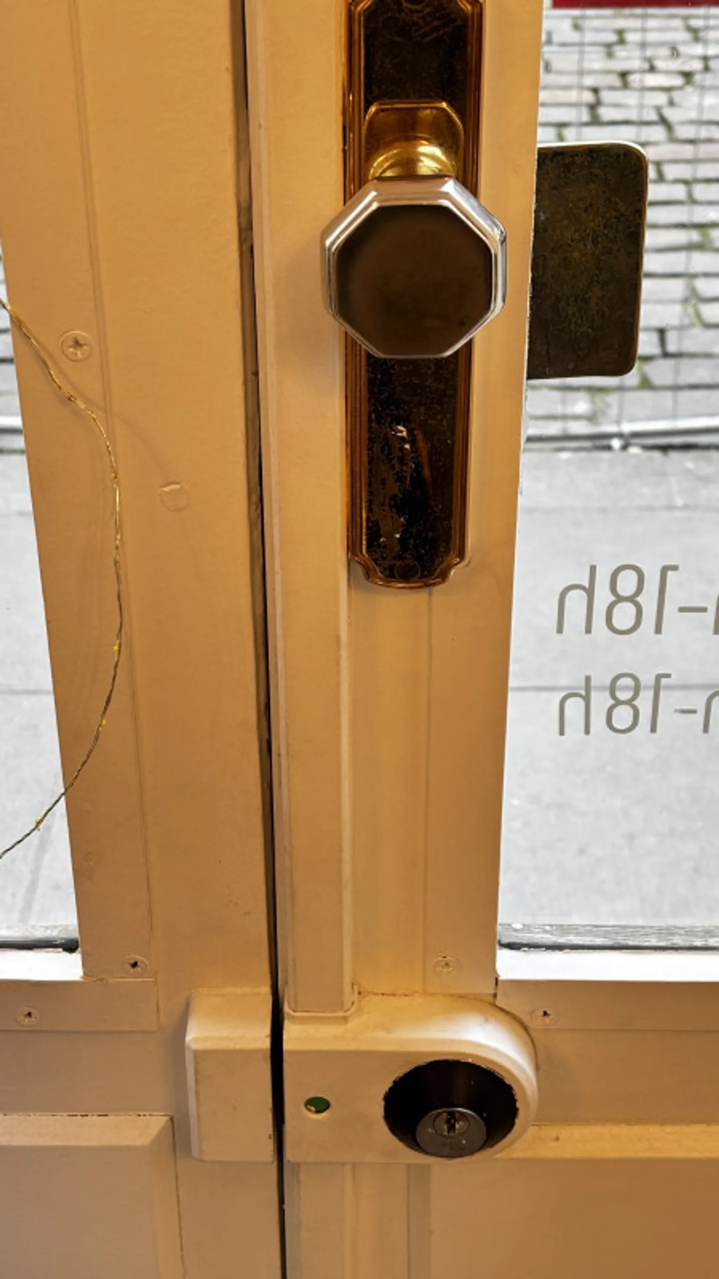 Business for Sale - Charming Second-Hand Boutique with Turnkey Project - Photo 3 of 4