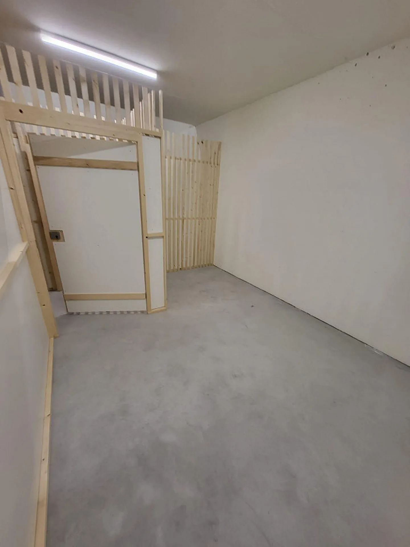 Need more space - storage room for rent - Photo 4 of 4