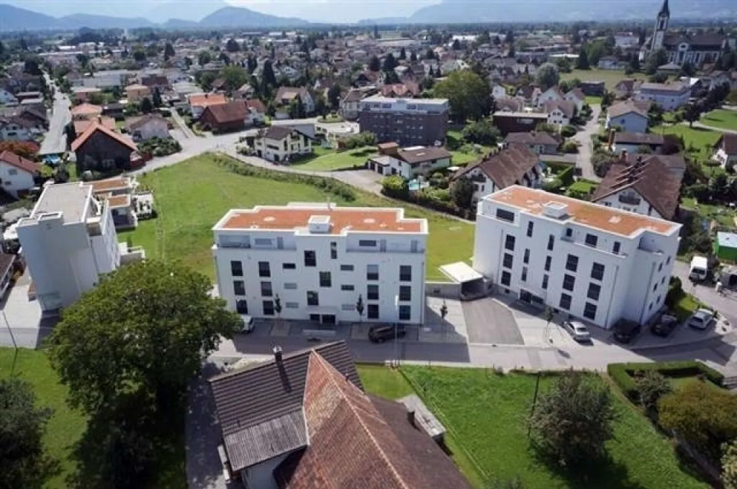 Modern 3.5-room apartment in a central location - Photo 1 of 9