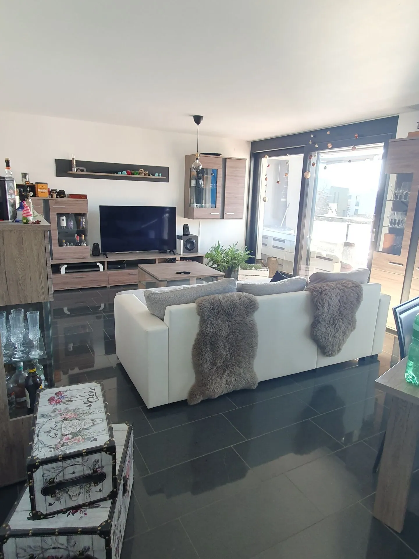 Modern 3.5-room apartment in a central location - Photo 3 of 9