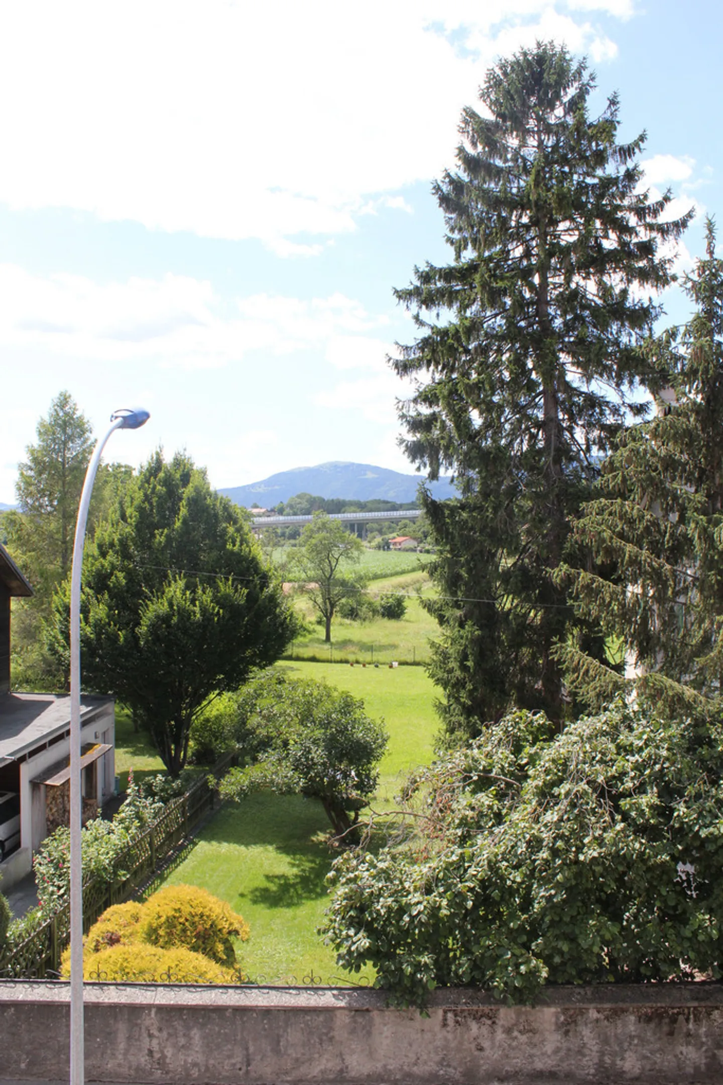 The Tuileries of Grandson, nice 3.5 rooms in a quiet neighborhood - Photo 2 of 2