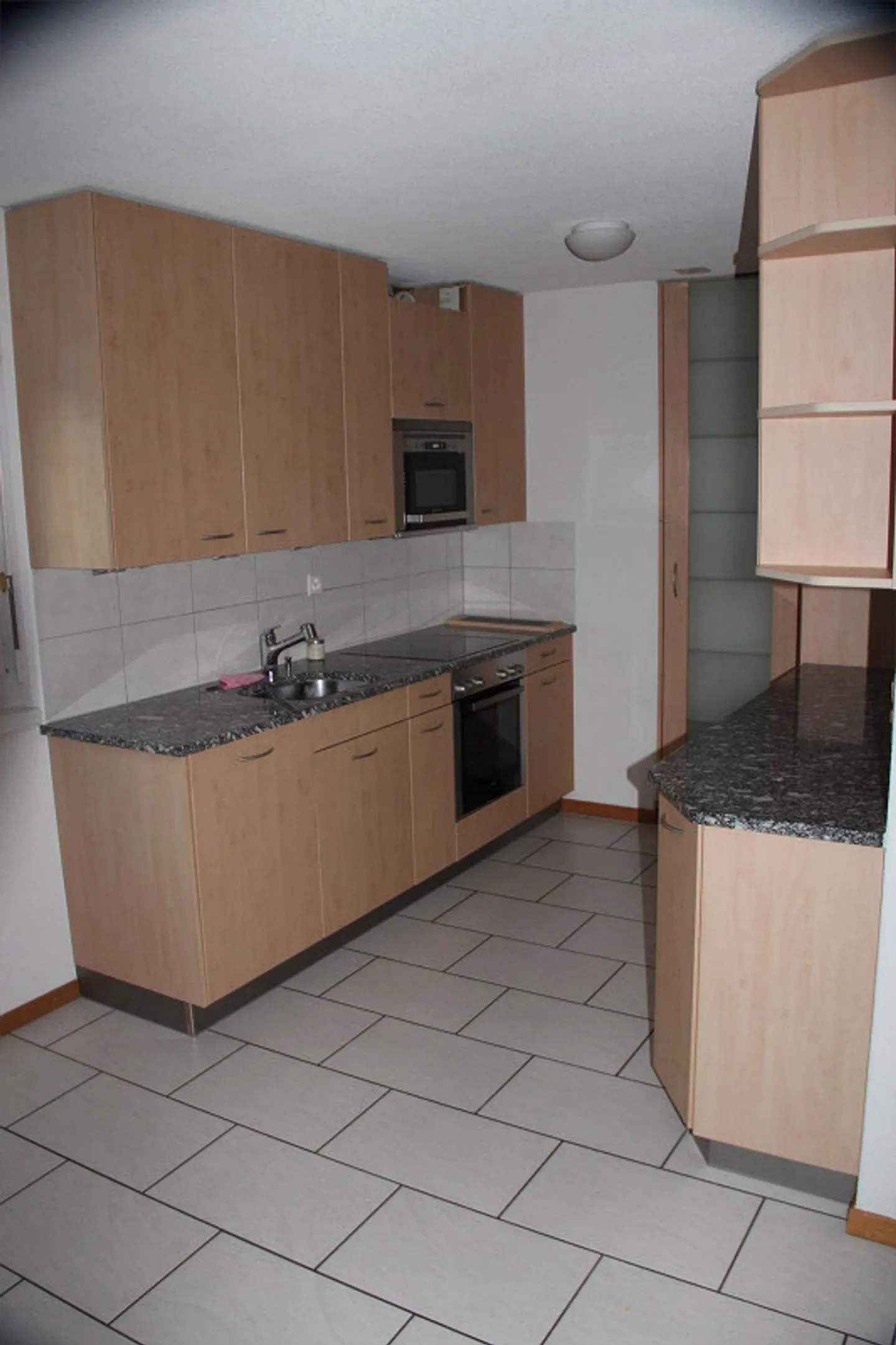 4 1/2 Room Condominium - Photo 4 of 9