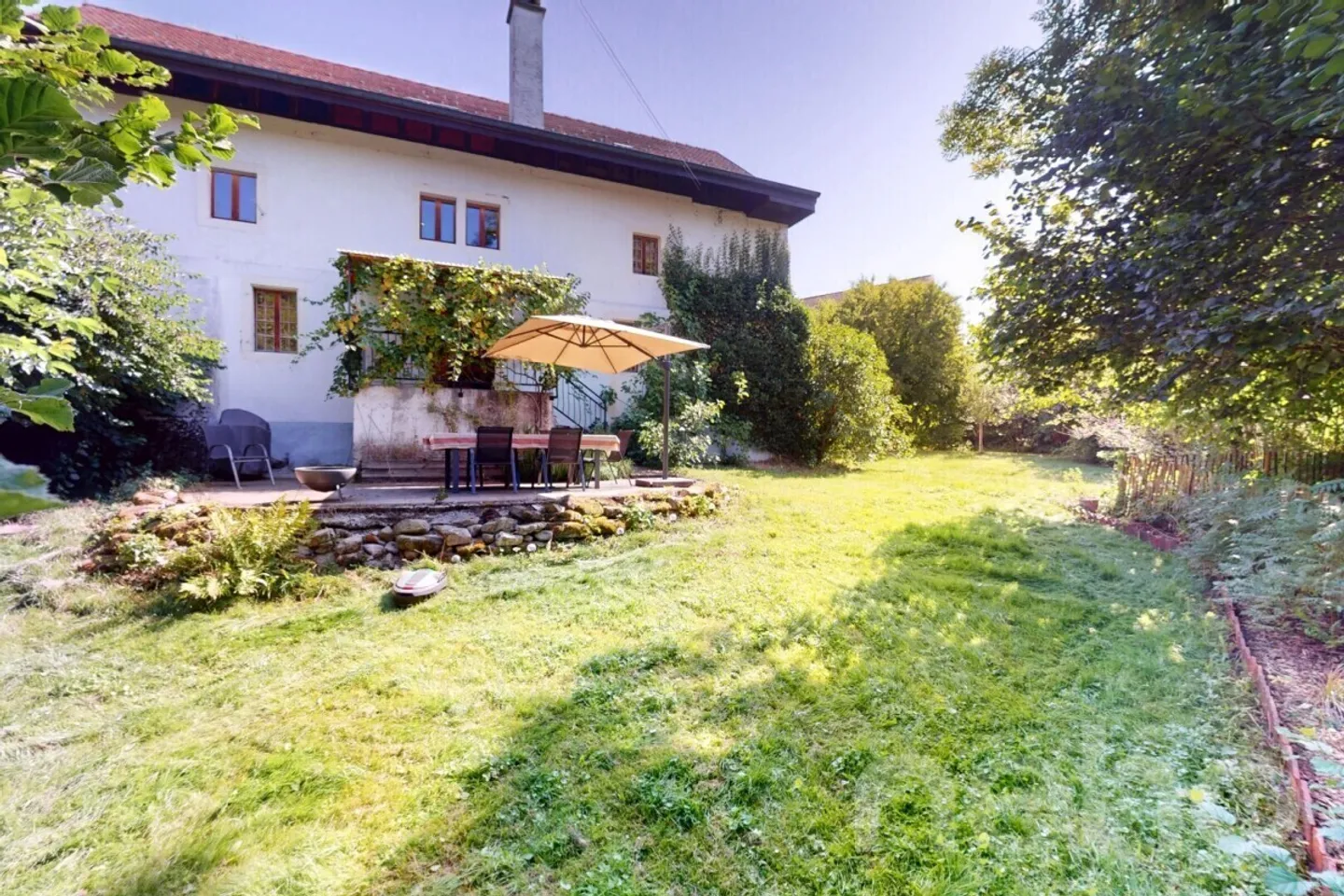 Single house for sale - Photo 1 of 12
