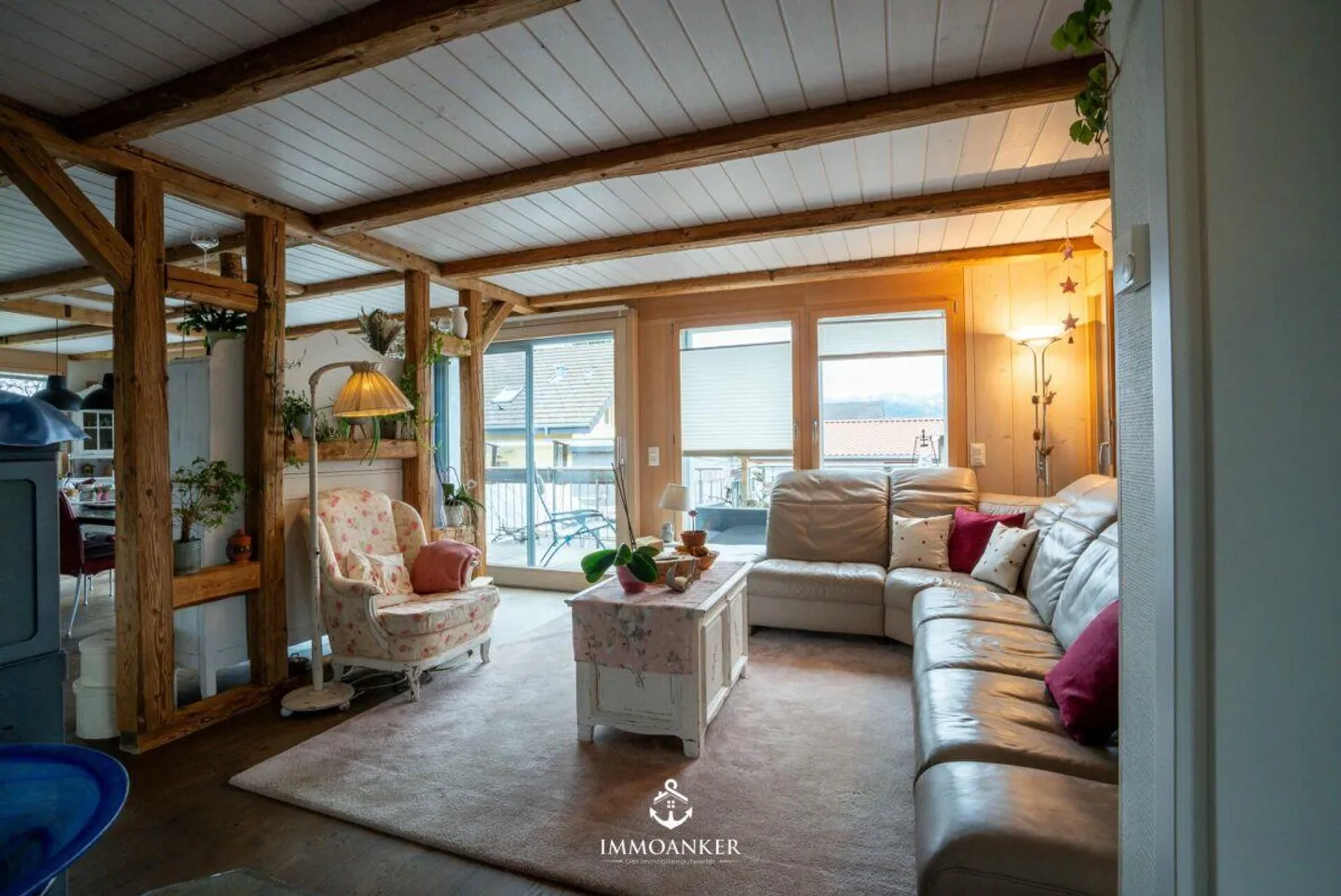 Grosszügiges Einfamilienhaus mit vielen Nutzungsmöglichkeiten & Gar... - Foto 2 von 18