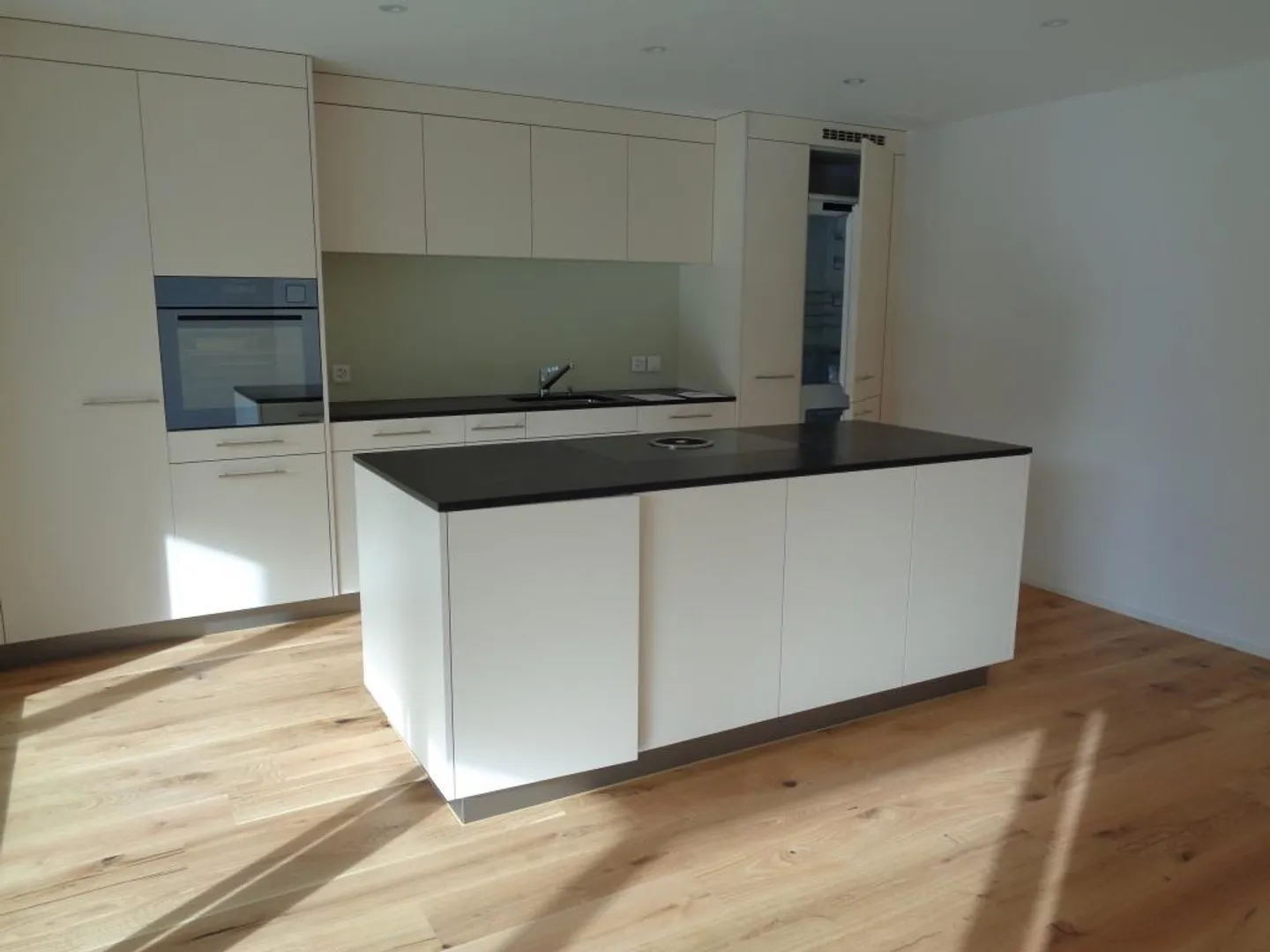 4.5 Zimmer Wohnung mit Sitzplatz - Foto 8 von 12