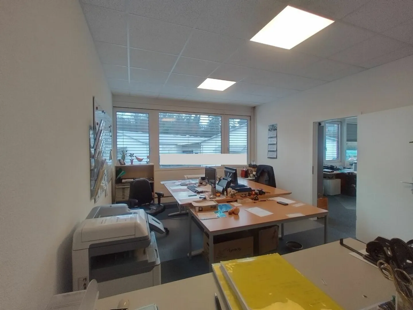 Uffici, laboratorio e magazzino di 4500 m2 in affitto a Romanel - Foto 2 di 6