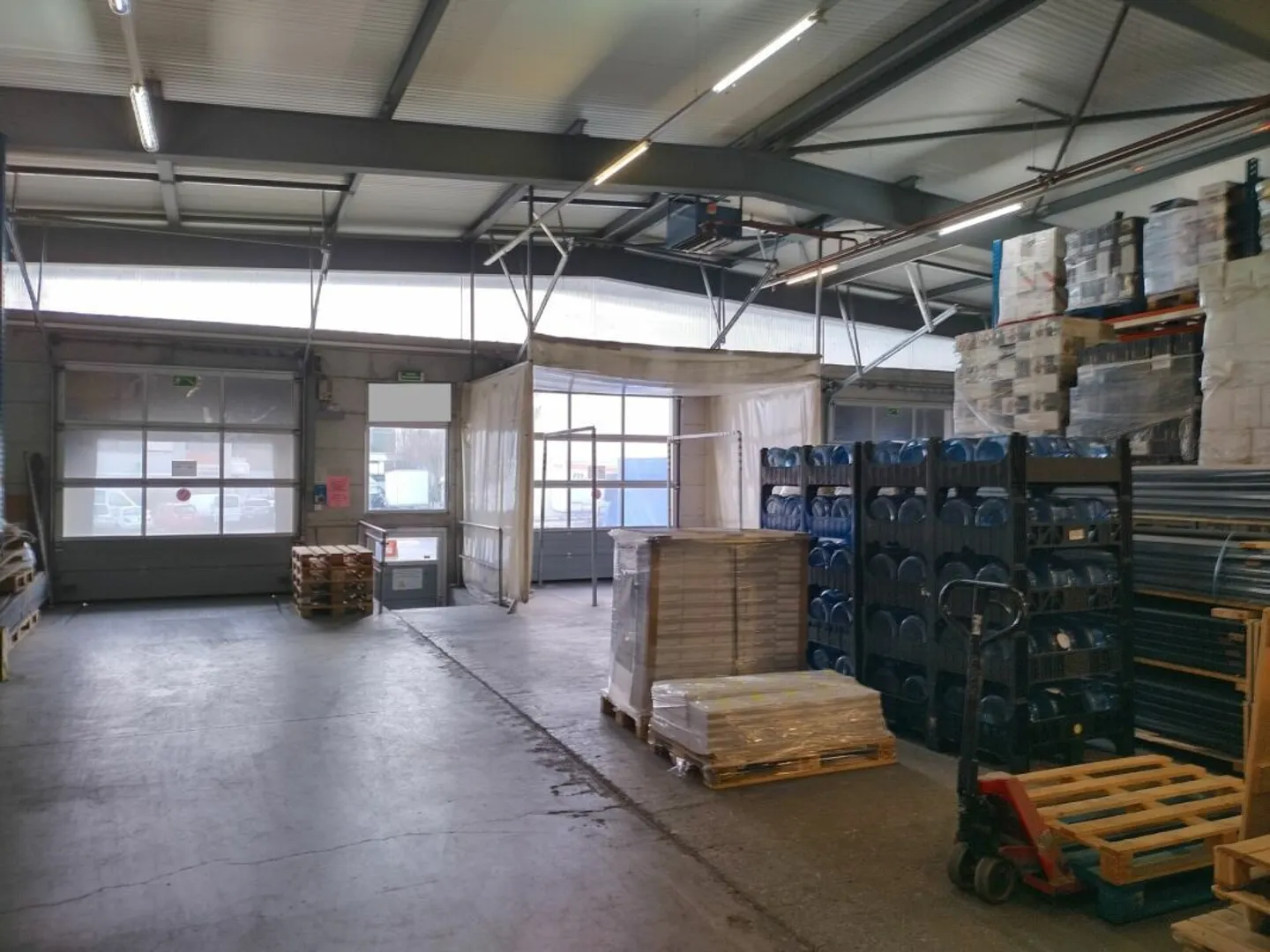 Uffici, laboratorio e magazzino di 4500 m2 in affitto a Romanel - Foto 5 di 6
