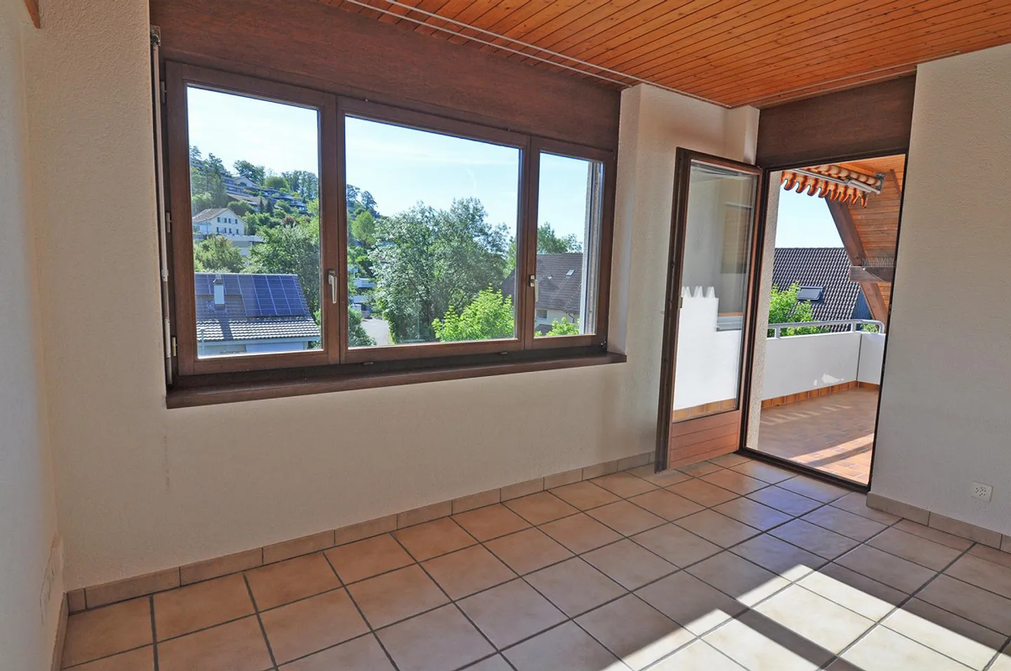 Charmante Dachwohnung in Küttigen - Foto 3 von 12