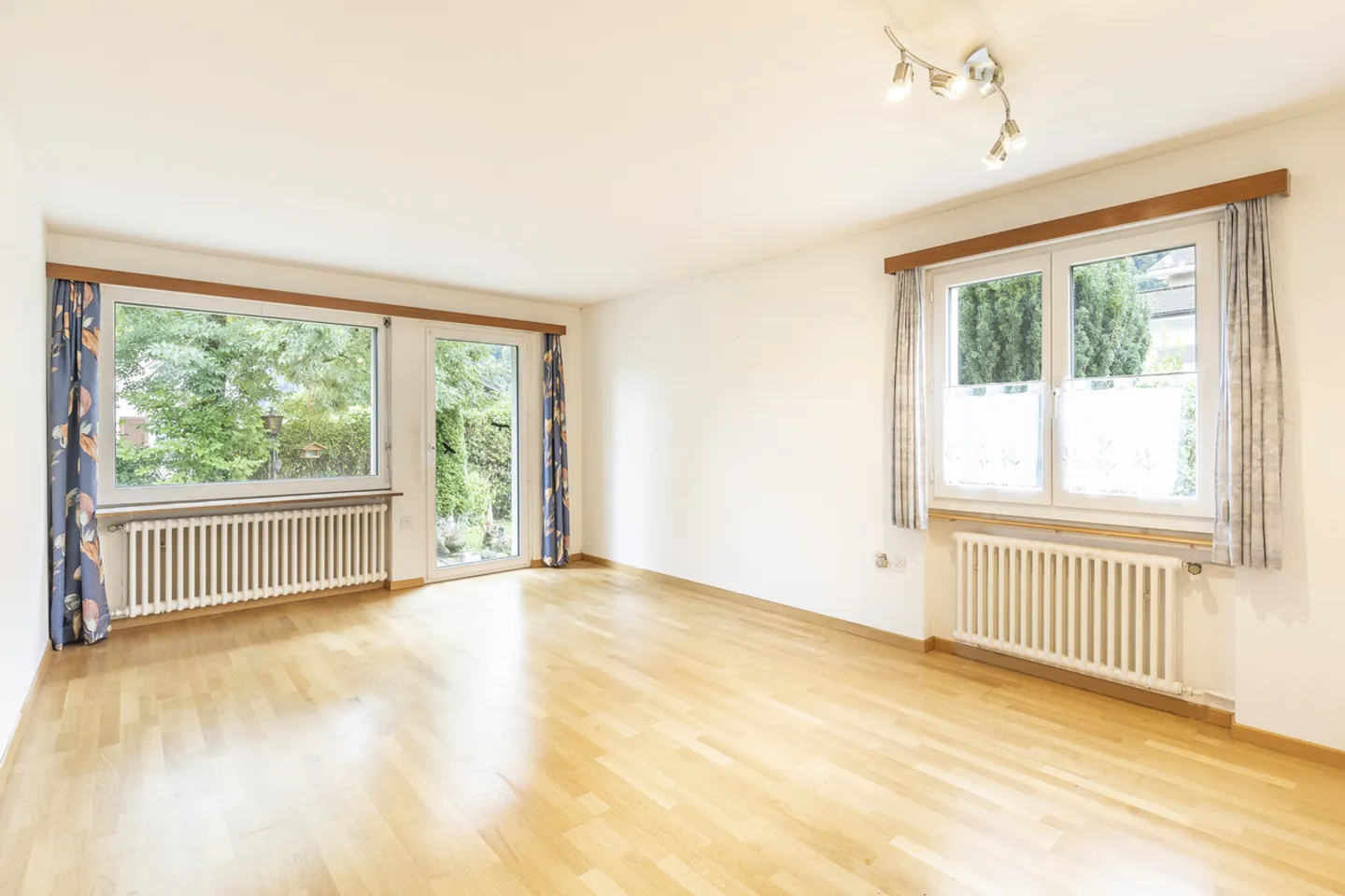 Casa affascinante con ampi spazi circostanti - Foto 2 di 6
