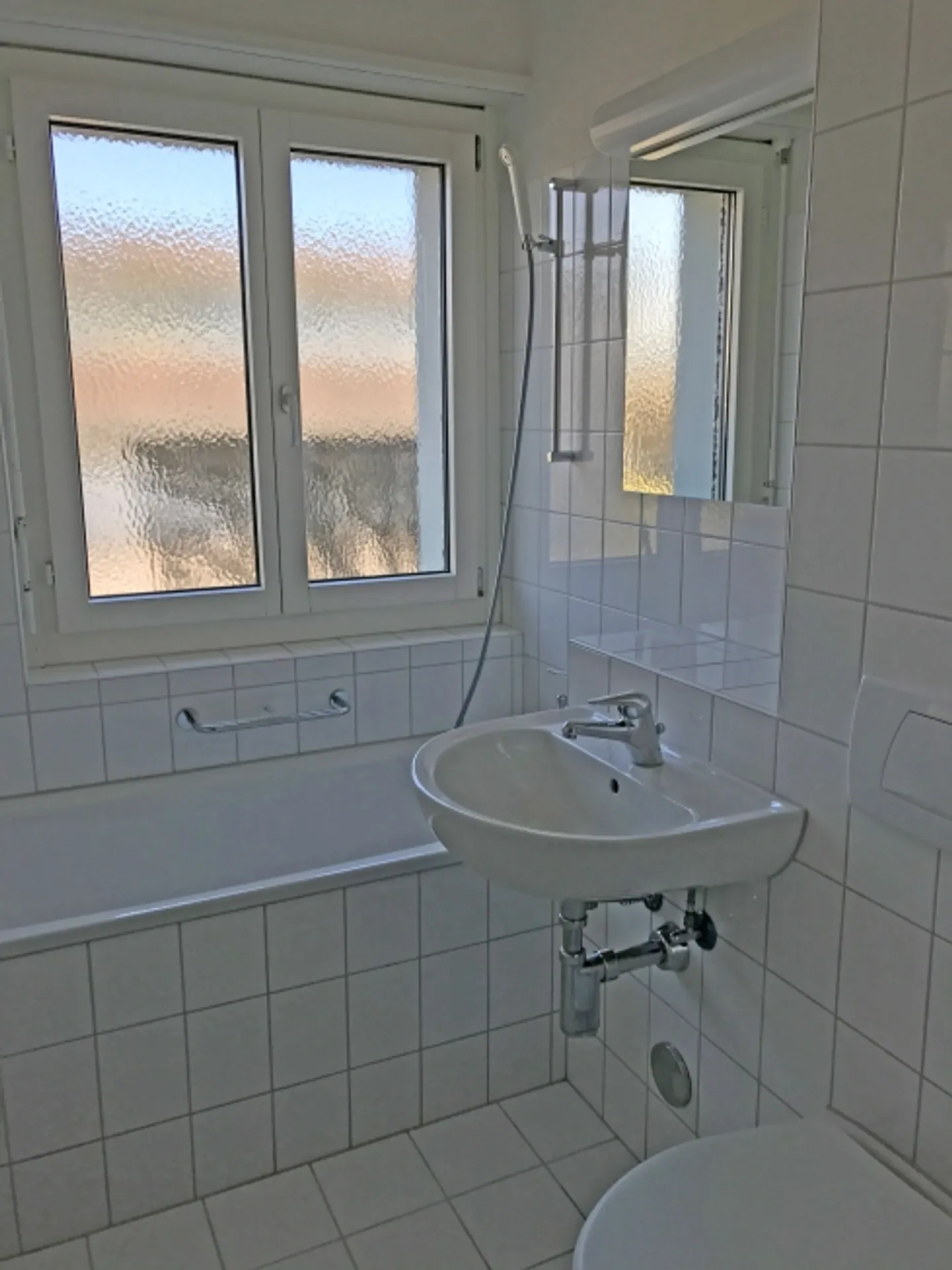 Charmant appartement 2 pièces - Photo 3 sur 4