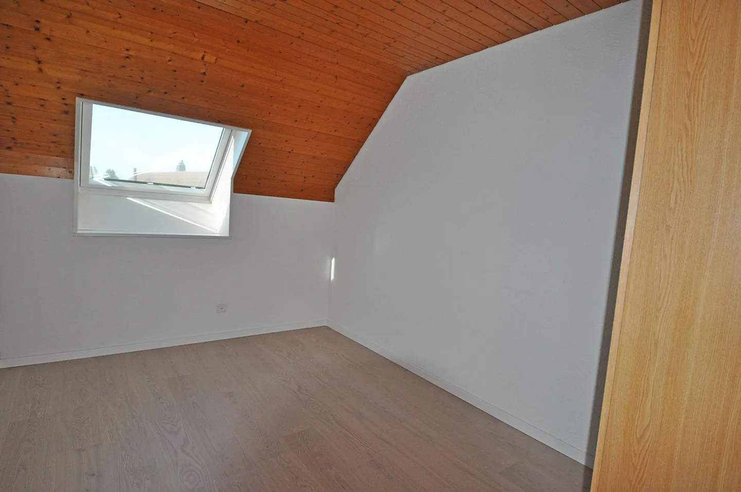 Charmante Dachwohnung in Küttigen - Foto 8 von 12