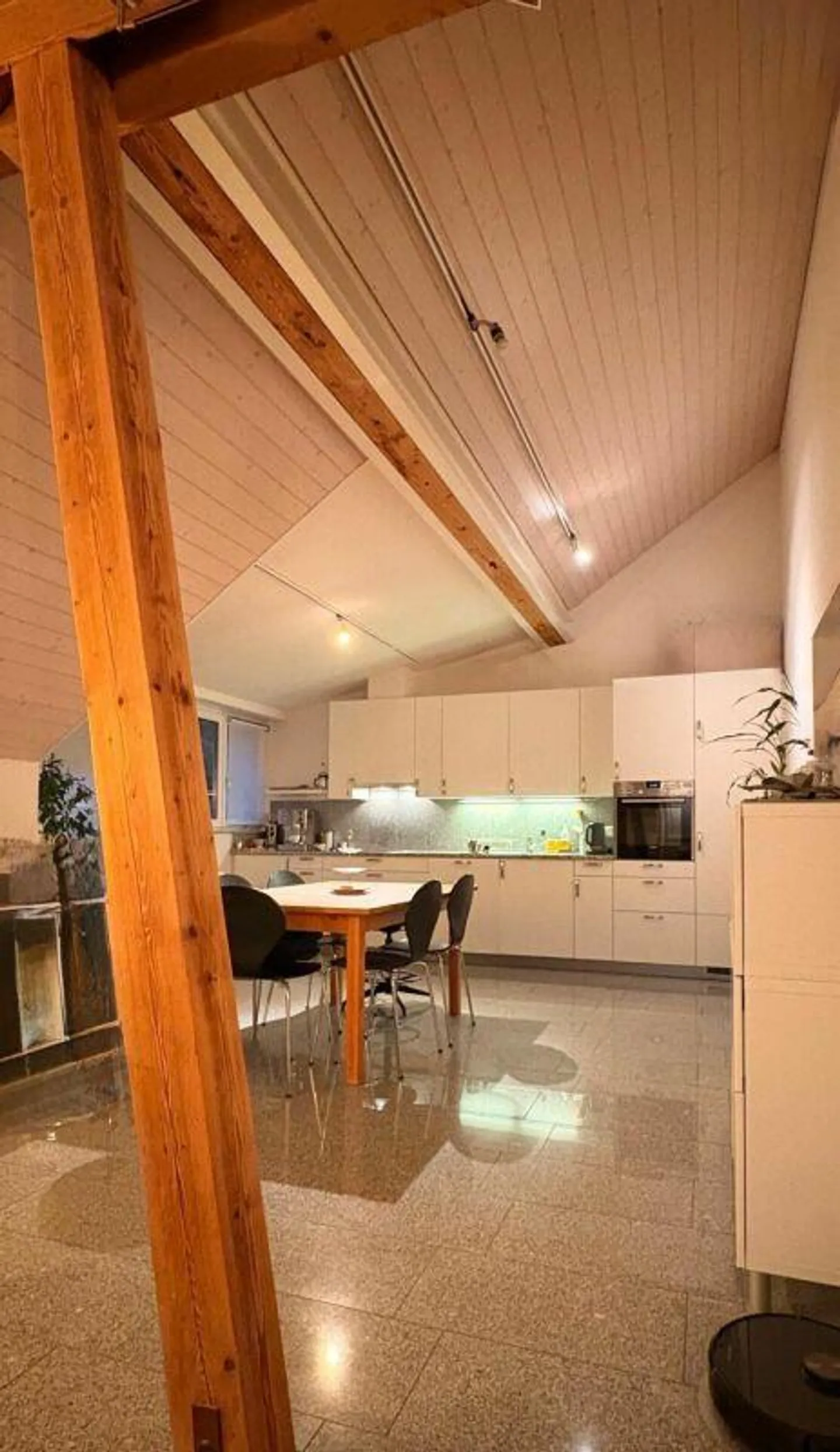 Grande appartement de 1,5 pièce avec balcon - Photo 3 sur 5