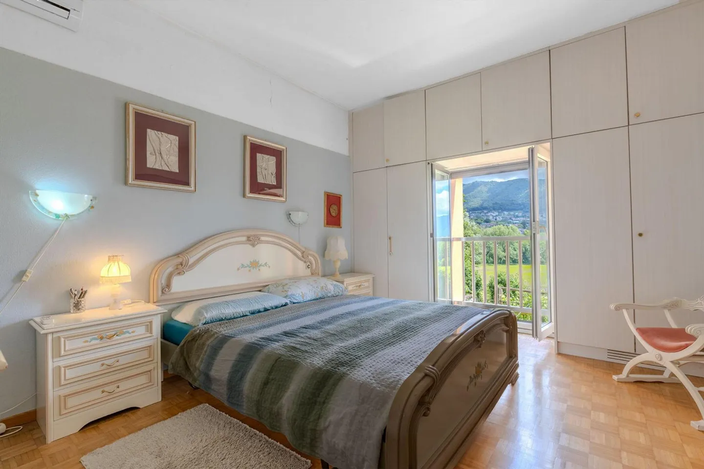 VILLA IN RESERVED AREA WITH LARGE GARDEN IN COLDRERIO - Photo 5 of 9