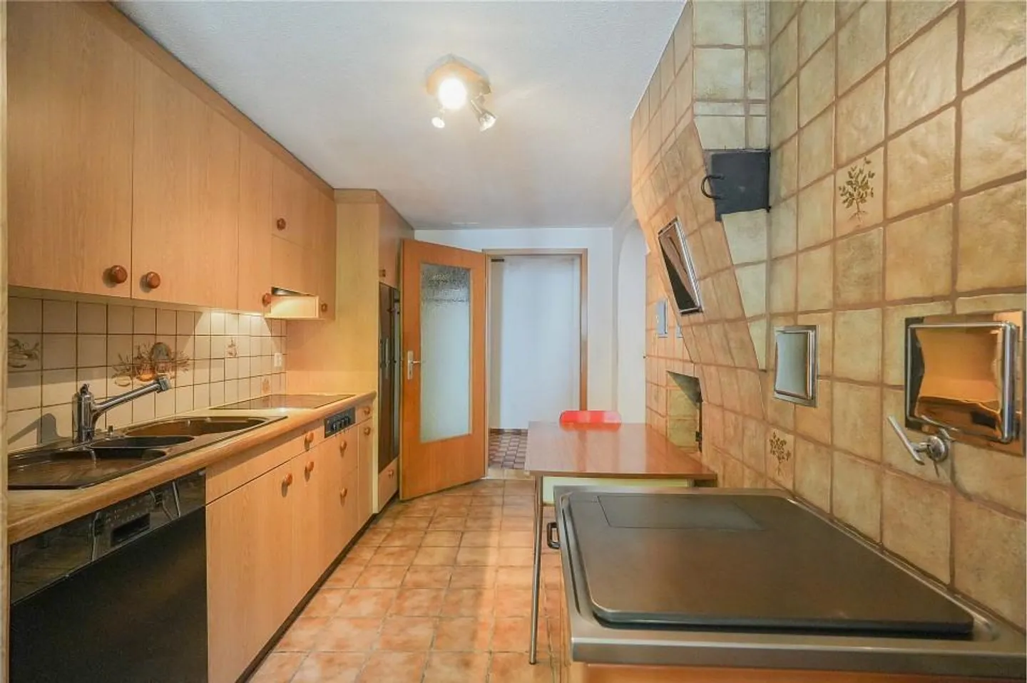 Mai più problemi di spazio! Casa residenziale accogliente con un'enorme area di utilità - Foto 4 di 13