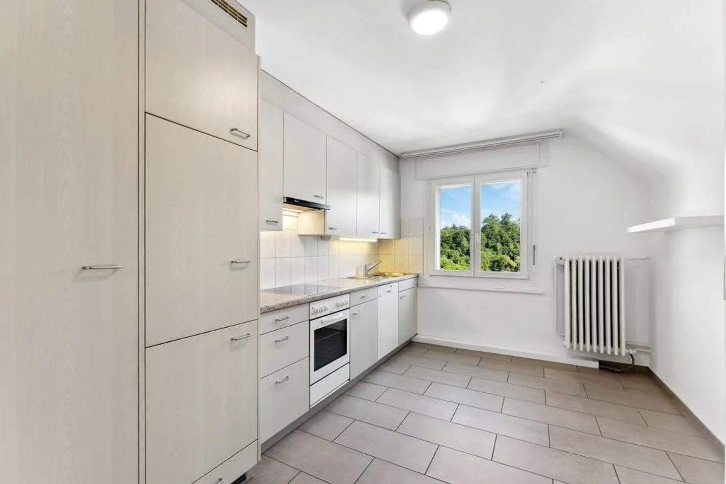 Here waits your new home - Photo 3 of 6