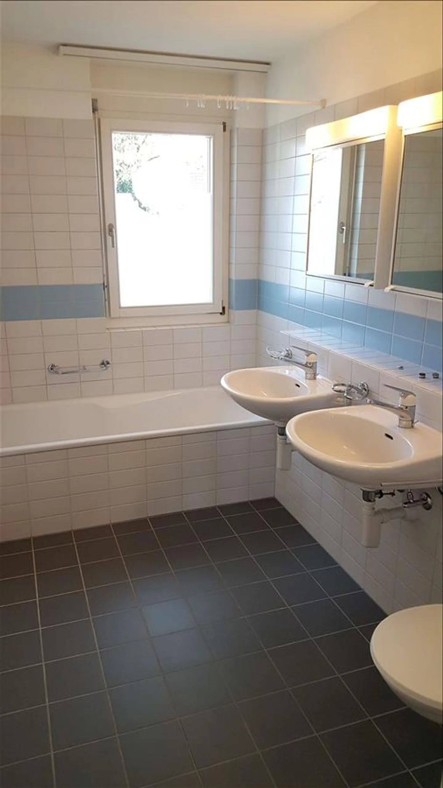 Appartement en duplex idyllique avec vue sur la verdure - Photo 3 sur 7