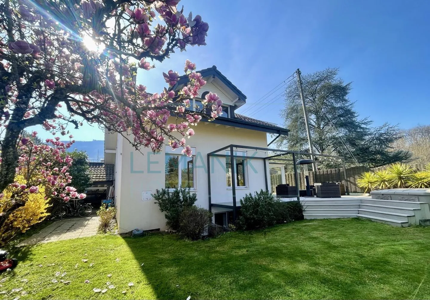 Charming detached house in Vessy - Photo 2 of 2