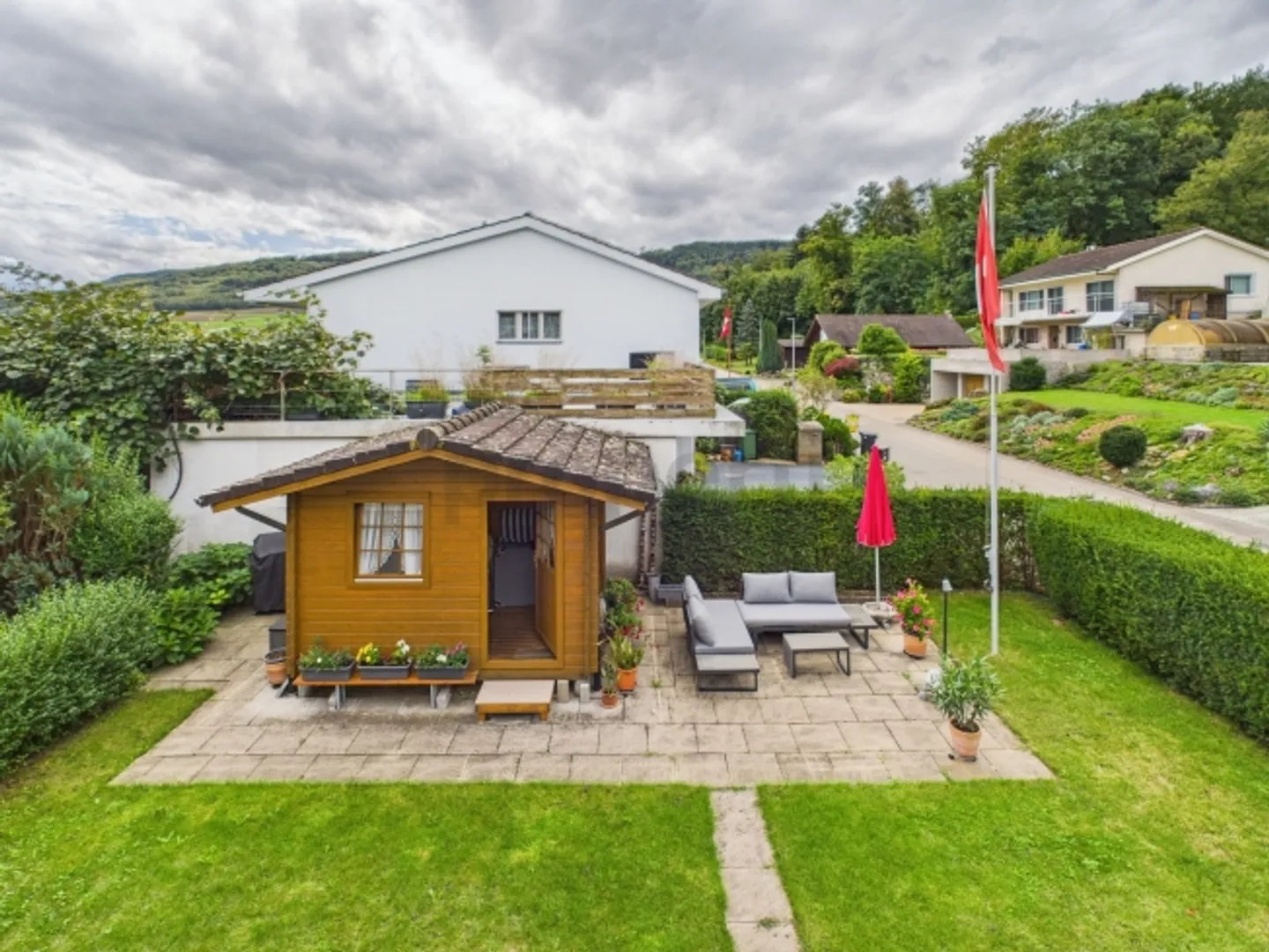 «Familienfreundliches 6-Zimmer-Eckhaus mit grossem Garten in Wallbach» - Foto 11 von 13