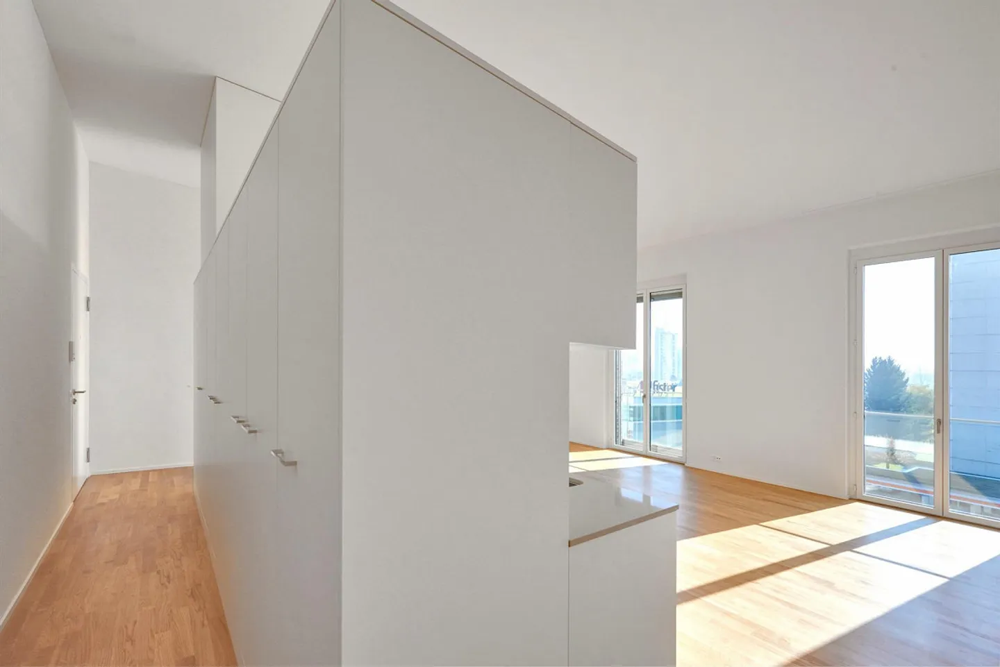 Trendy and light-flooded apartment - Photo 4 of 8