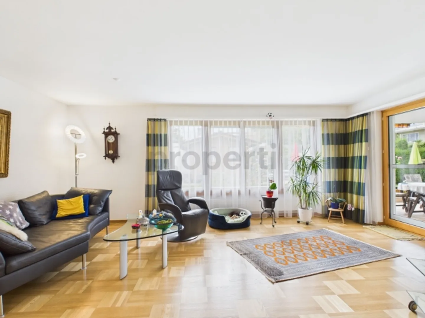 «Familienfreundliches 6-Zimmer-Eckhaus mit grossem Garten in Wallbach» - Foto 2 von 13