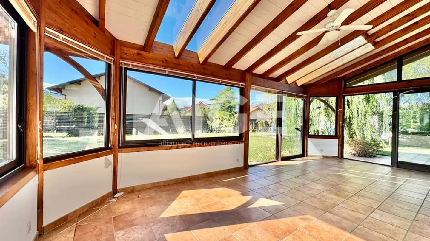 Beautiful detached villa in Neydens - NEIGHBORING FRANCE - Photo 4 of 13