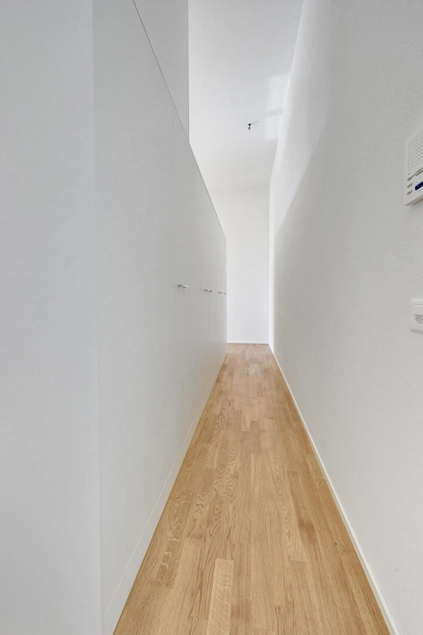 Trendy and light-flooded apartment - Photo 5 of 8