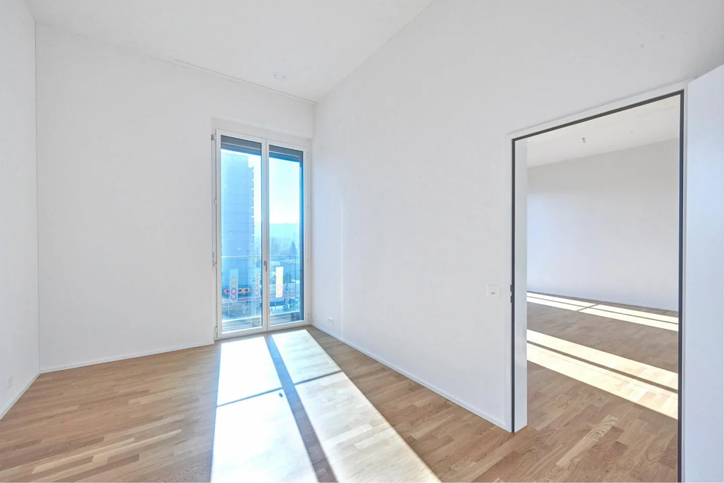 Trendy and light-flooded apartment - Photo 7 of 8