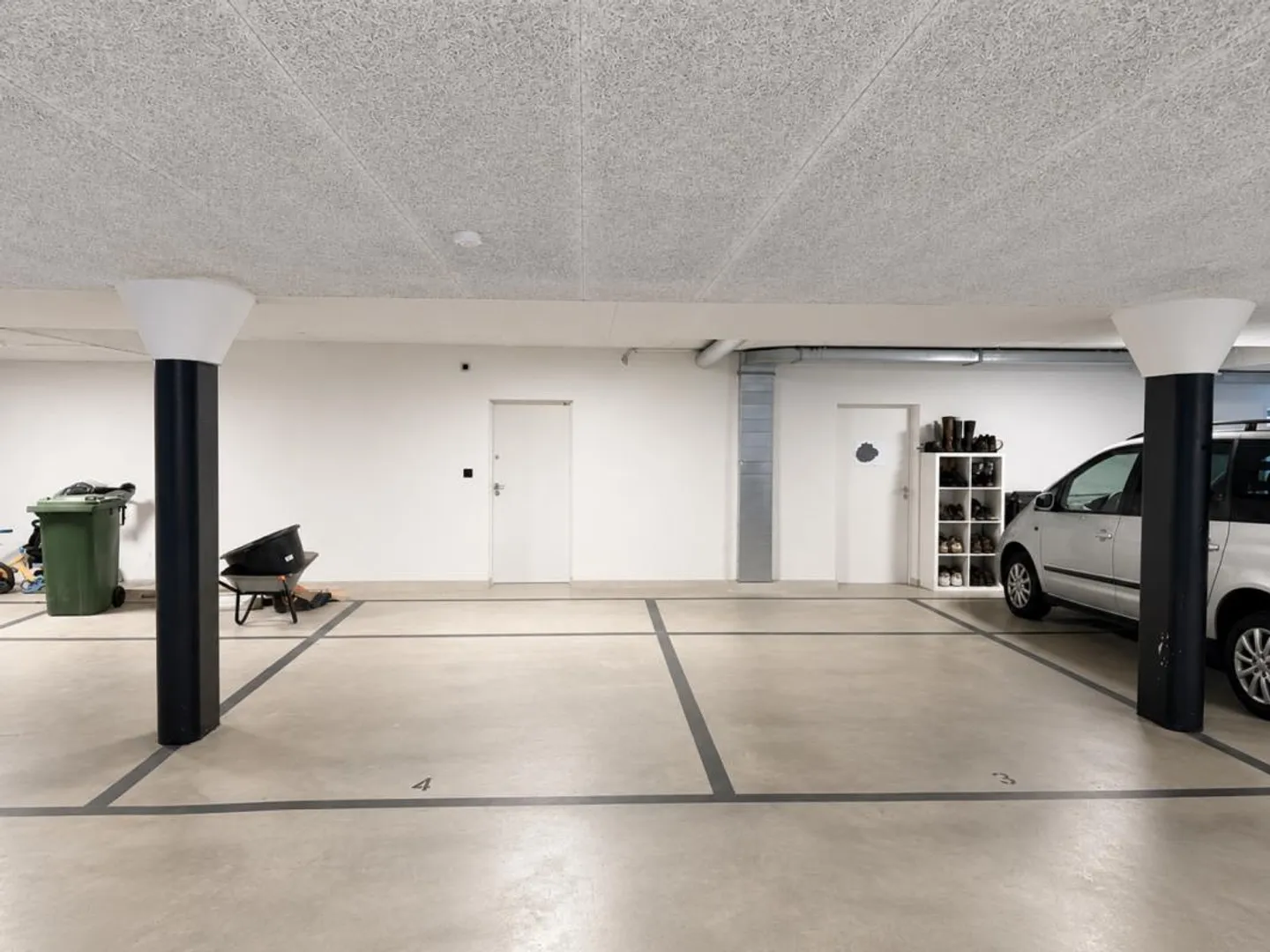 Maison jumelée de 5,5 pièces de haute qualité avec jardin confortable - Photo 11 sur 11