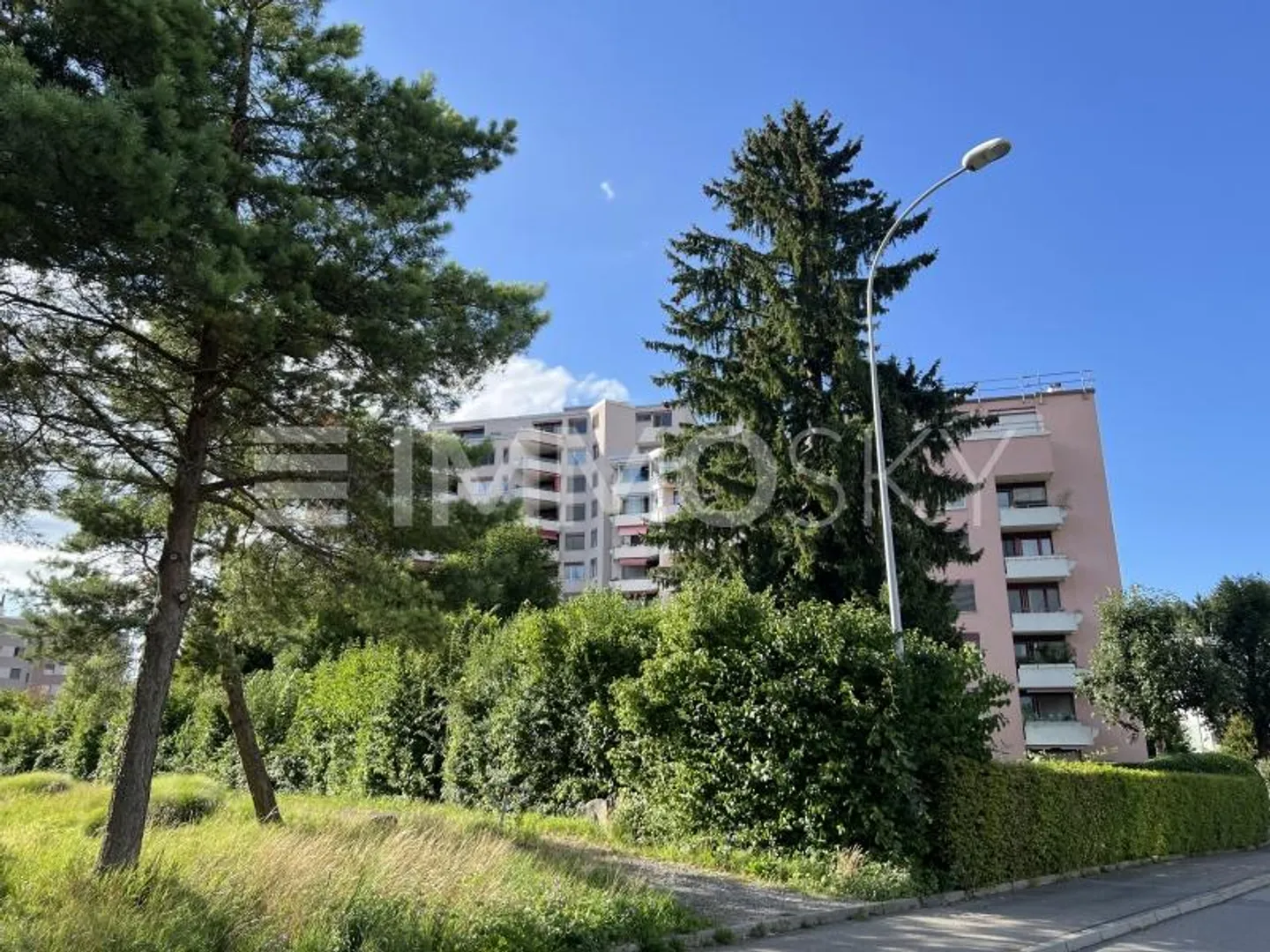 Rêve de famille au sommet - Photo 2 sur 7