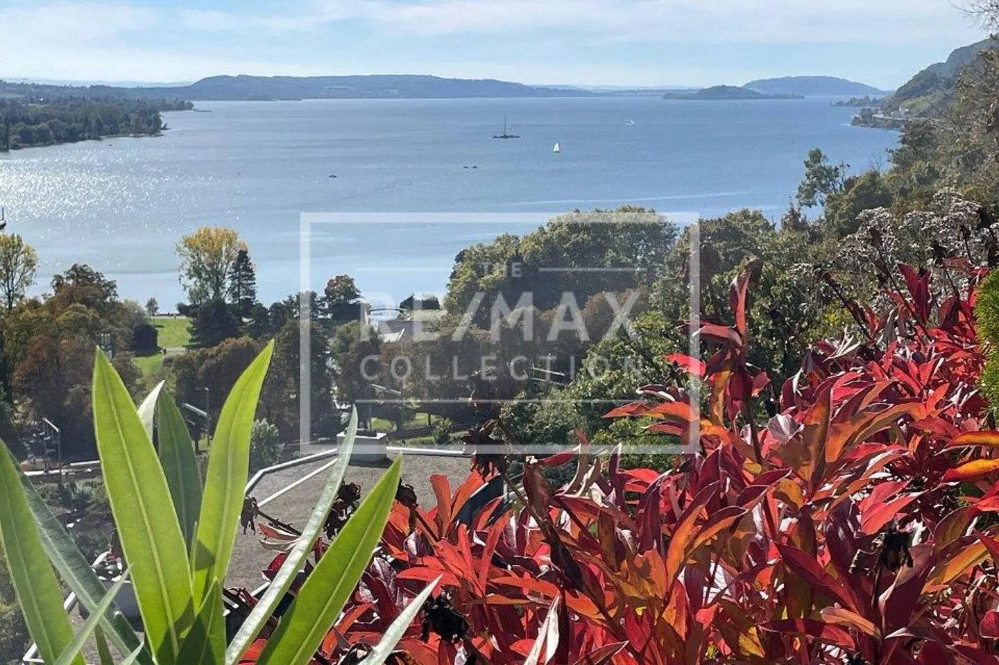 Unique 5.5-room penthouse apartment above the roofs of Biel - Photo 2 of 13