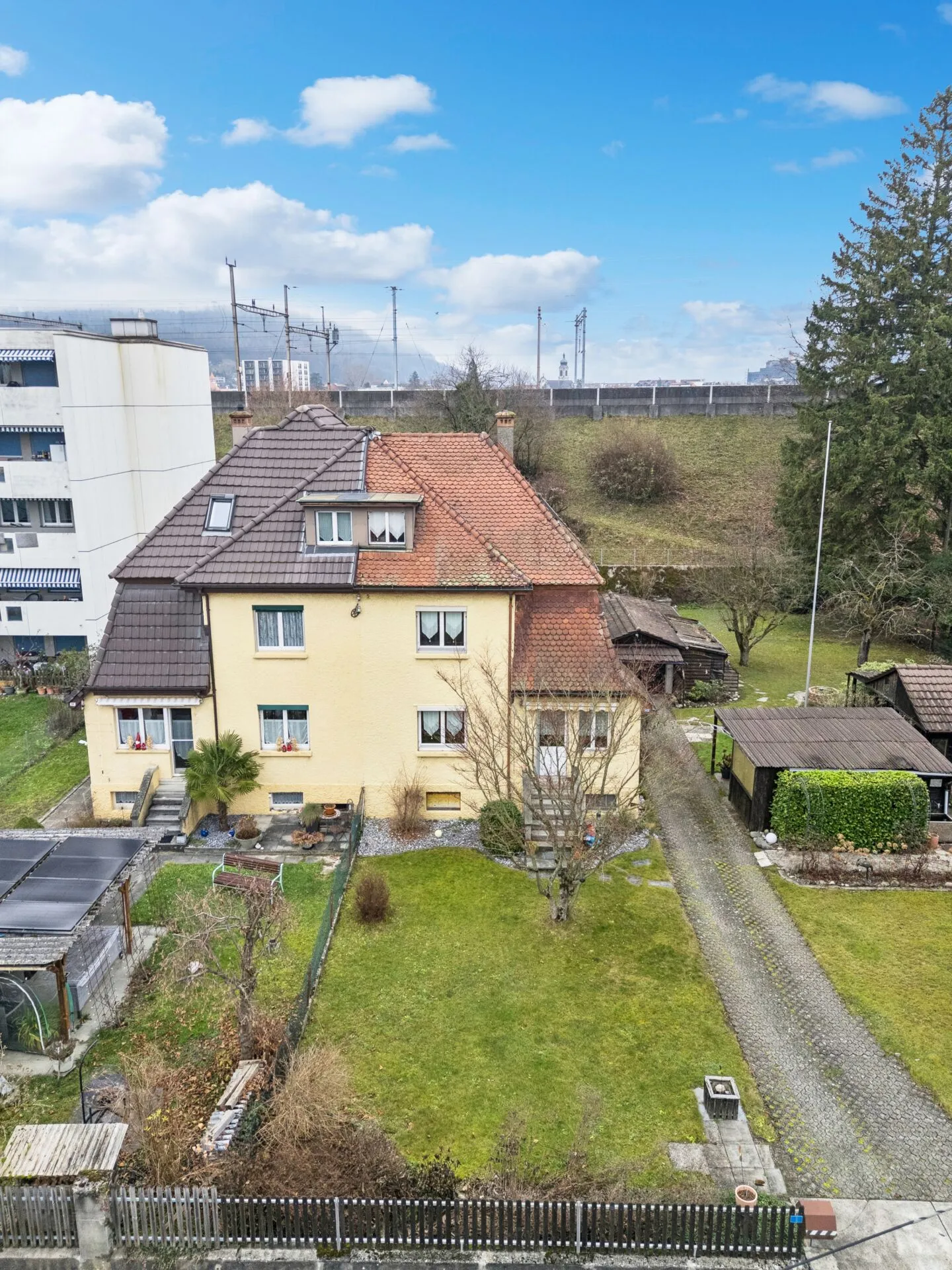 Casa Incantevole con Giardino Spazioso - Foto 3 di 17