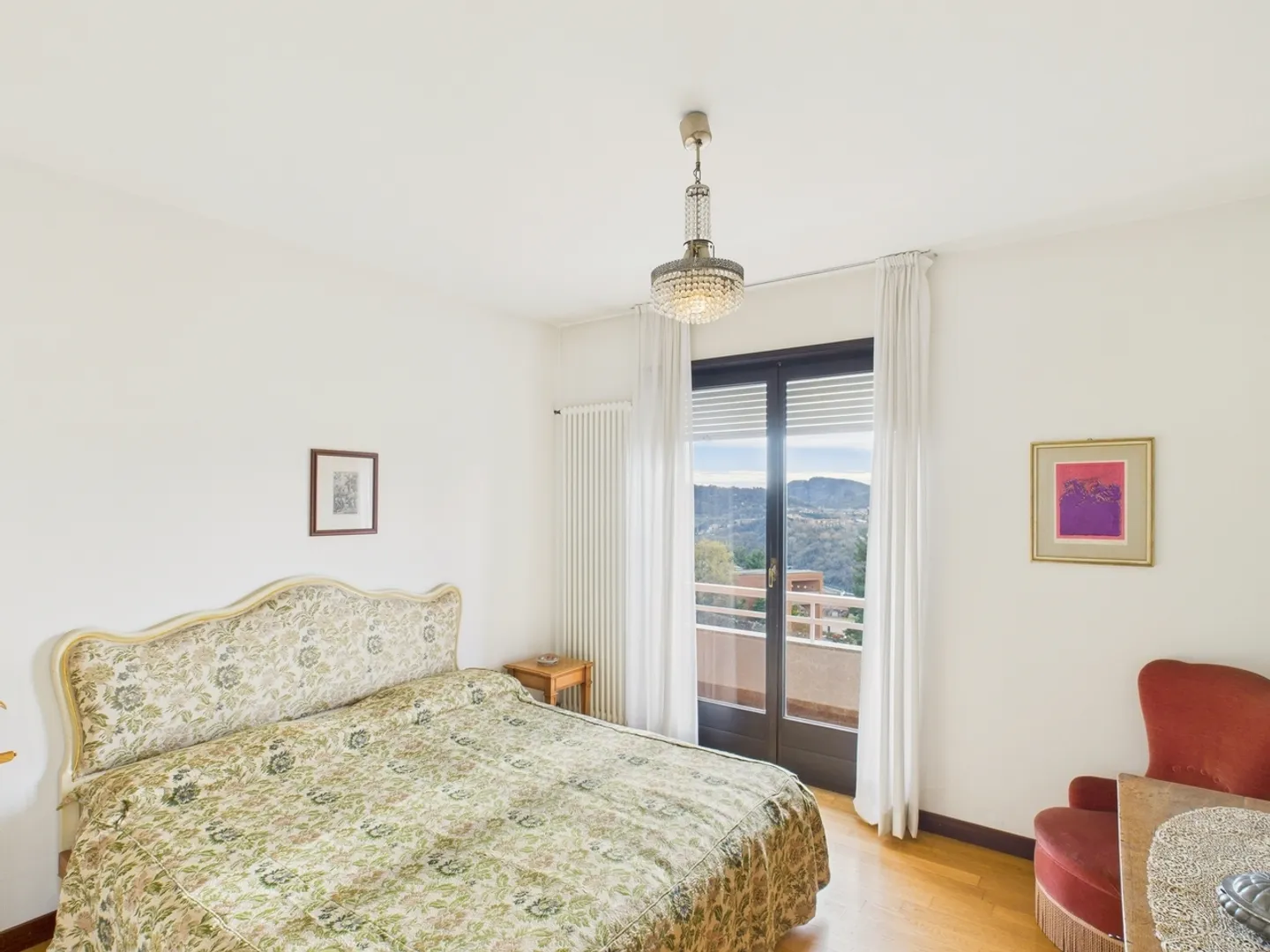 Spacious villa with 7.5 rooms and large garden in Vacallo - Photo 8 of 13