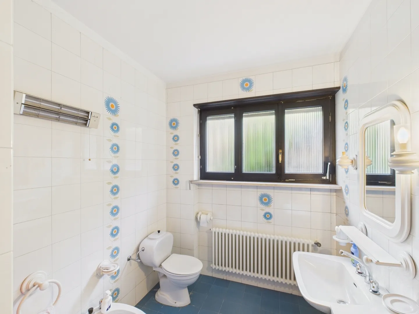 Spacious villa with 7.5 rooms and large garden in Vacallo - Photo 10 of 13