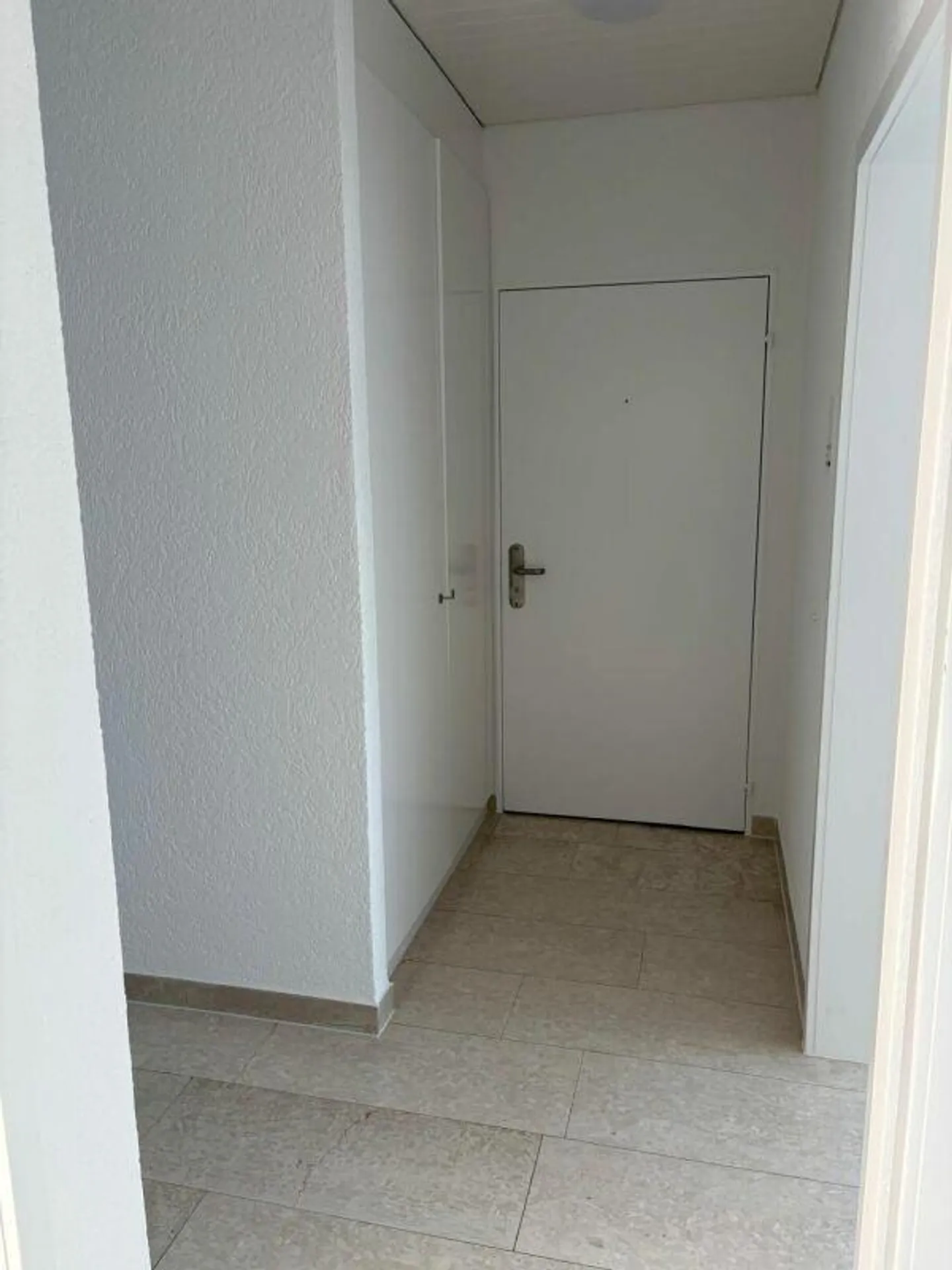 4.5 room apartment on the ground floor right with balcony - Photo 11 of 14