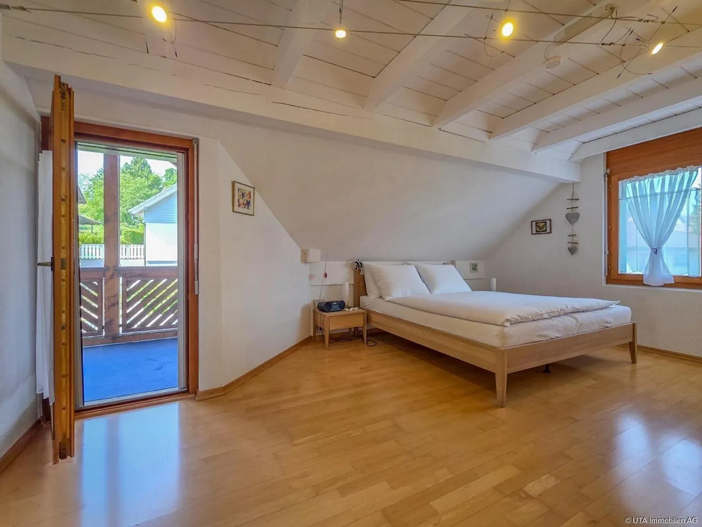 Well-maintained single-family home - Privacy and large garden - Photo 8 of 13