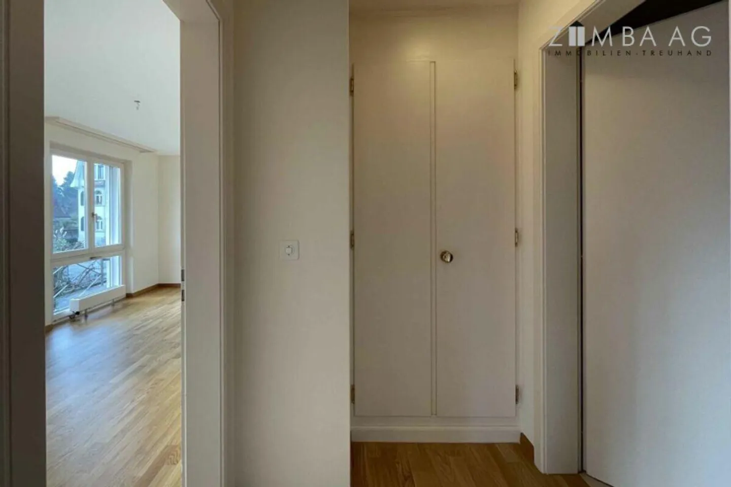 In una casa unifamiliare, spaziosa, soleggiata e tranquilla - Foto 4 di 11