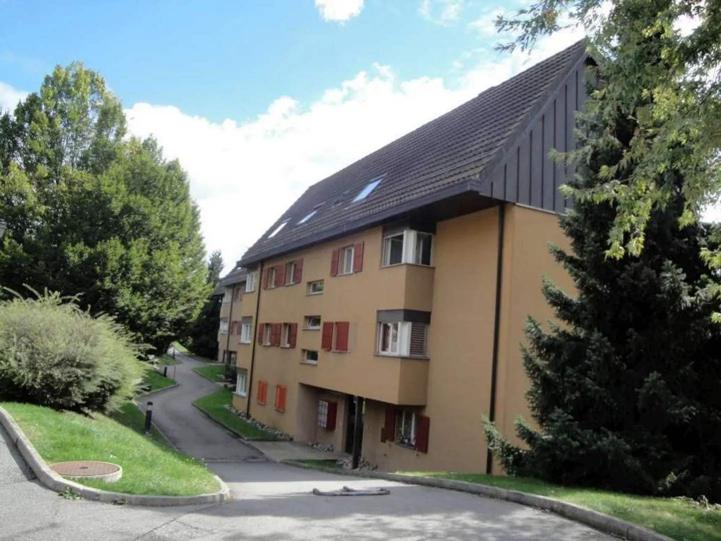 Place de Parc Extérieure à Louer - Photo 1 sur 2